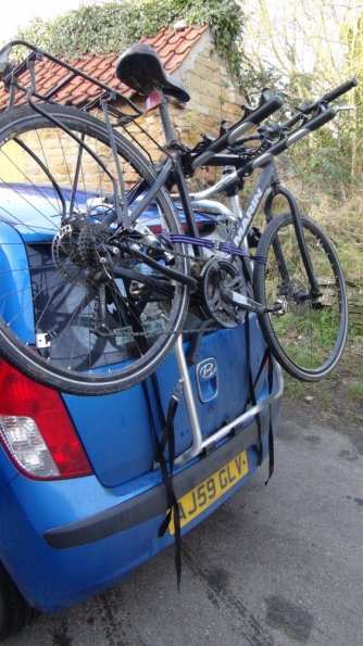 Hyundai i10 + cycle carrier