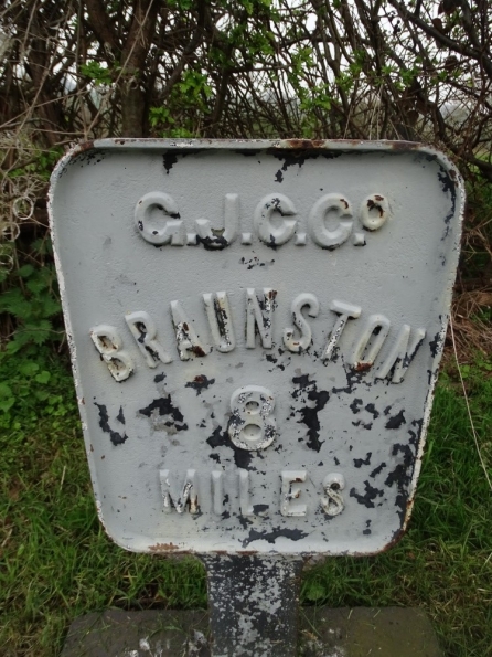 8 miles to Braunston