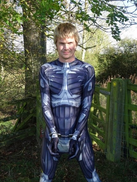 Crysis Morphsuit prisoner