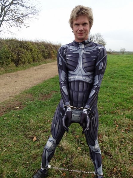 Crysis Morphsuit prisoner