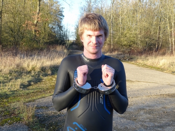 2XU A:1 Active wetsuit + Clejuso handcuffs