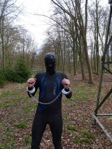 Regulation custom rubber hood and Clejuso handcuffs