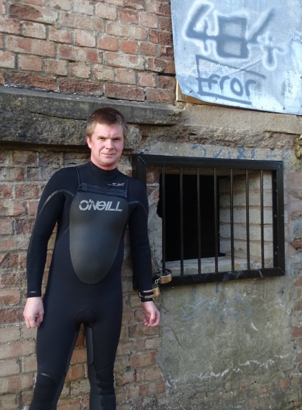 O'Neill 5/4 Mutant wetsuit + Clejuso handcuffs