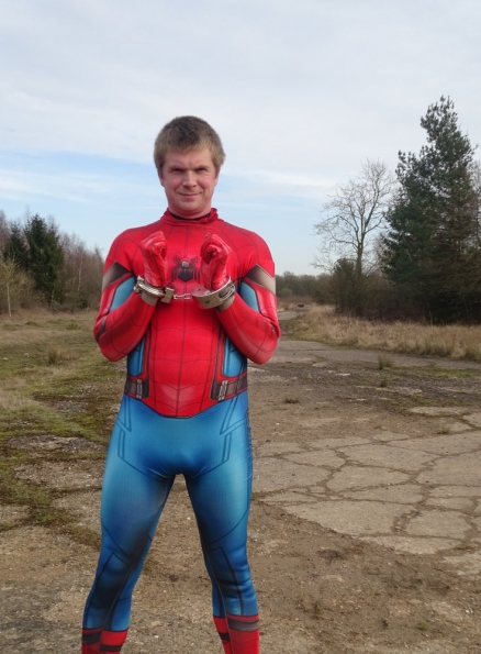 Spider-Man Homecoming Morphsuit + handcuffs