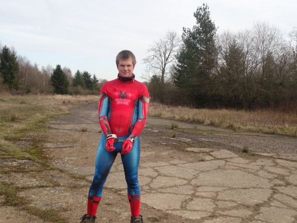 Spider-Man Homecoming Morphsuit + handcuffs