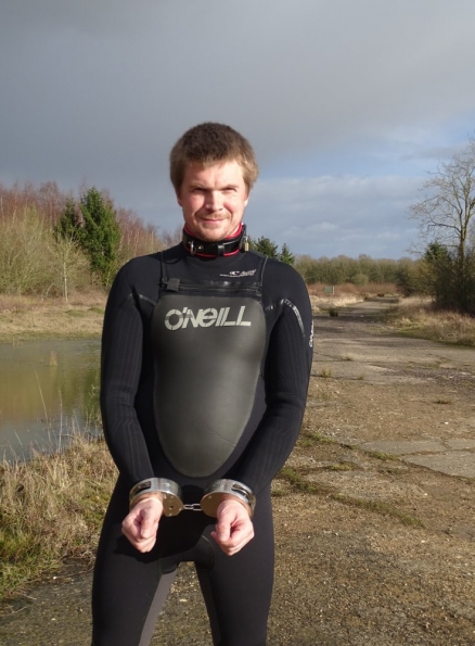 O'Neill 5/4 Mutant wetsuit + handcuffs