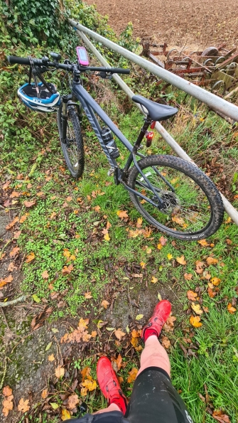 Specialized Rockhopper Sport 2022 Hardtail Mountain Bike