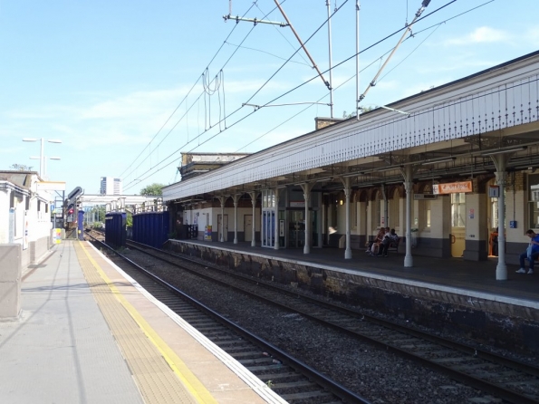 Camden Road railway station