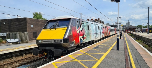 Class 91 - 91111 For The Fallen at Grantham railway station