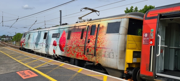 Class 91 - 91111 For The Fallen at Grantham railway station