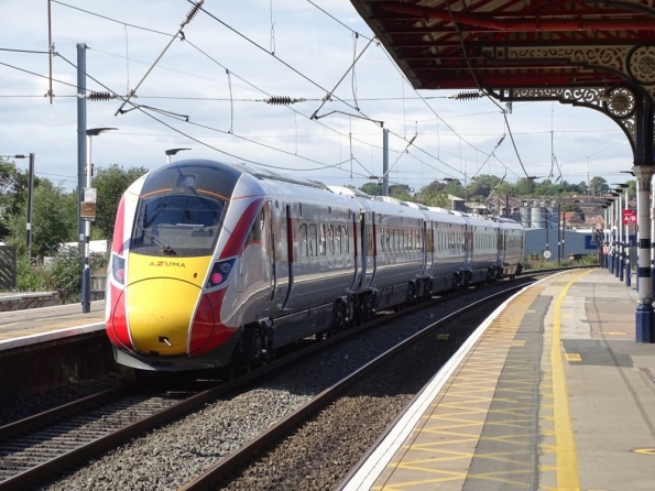 LNER Class 800 Azuma 5 car at Grantham railway station