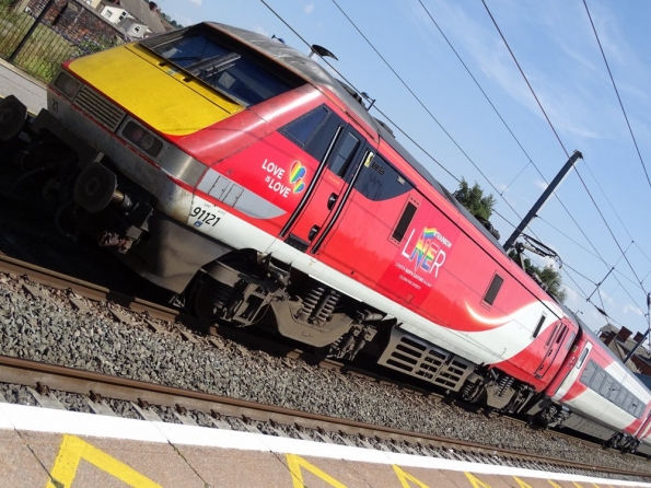 #LoveisLove LNER Class 91 at Grantham railway station