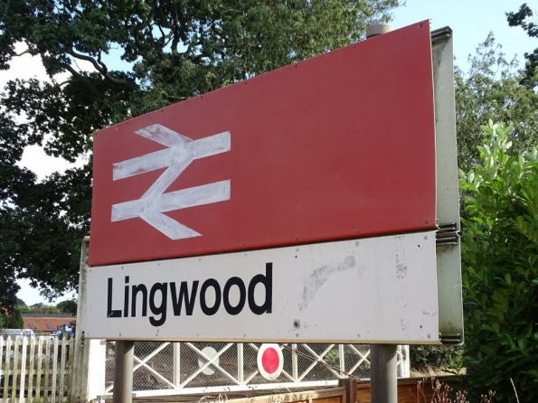 Lingwood railway station