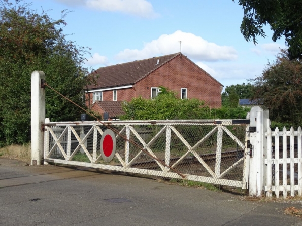 Lingwood railway station