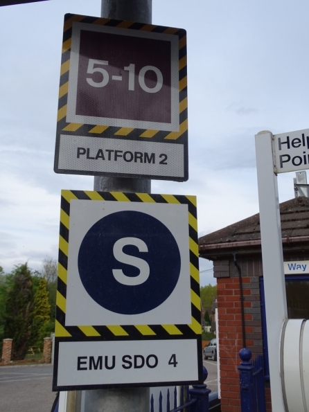 Midgham railway station