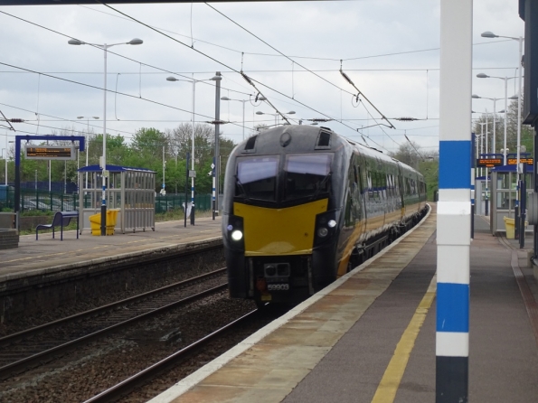 Class 180 at St Neots railway station
