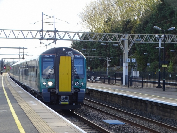 Tring railway station