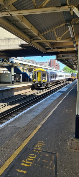 Woking railway station