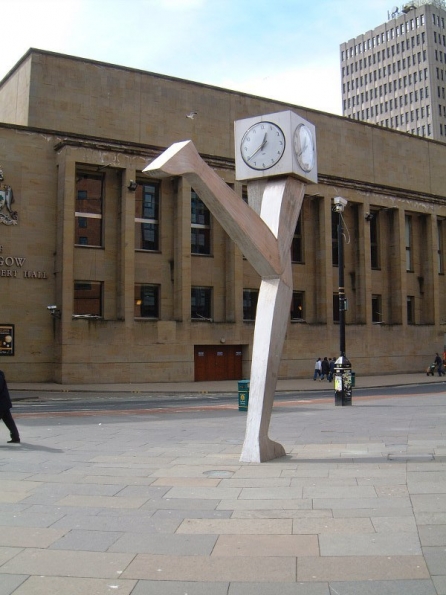 Running clock and Glasgow Royal Concert Hall